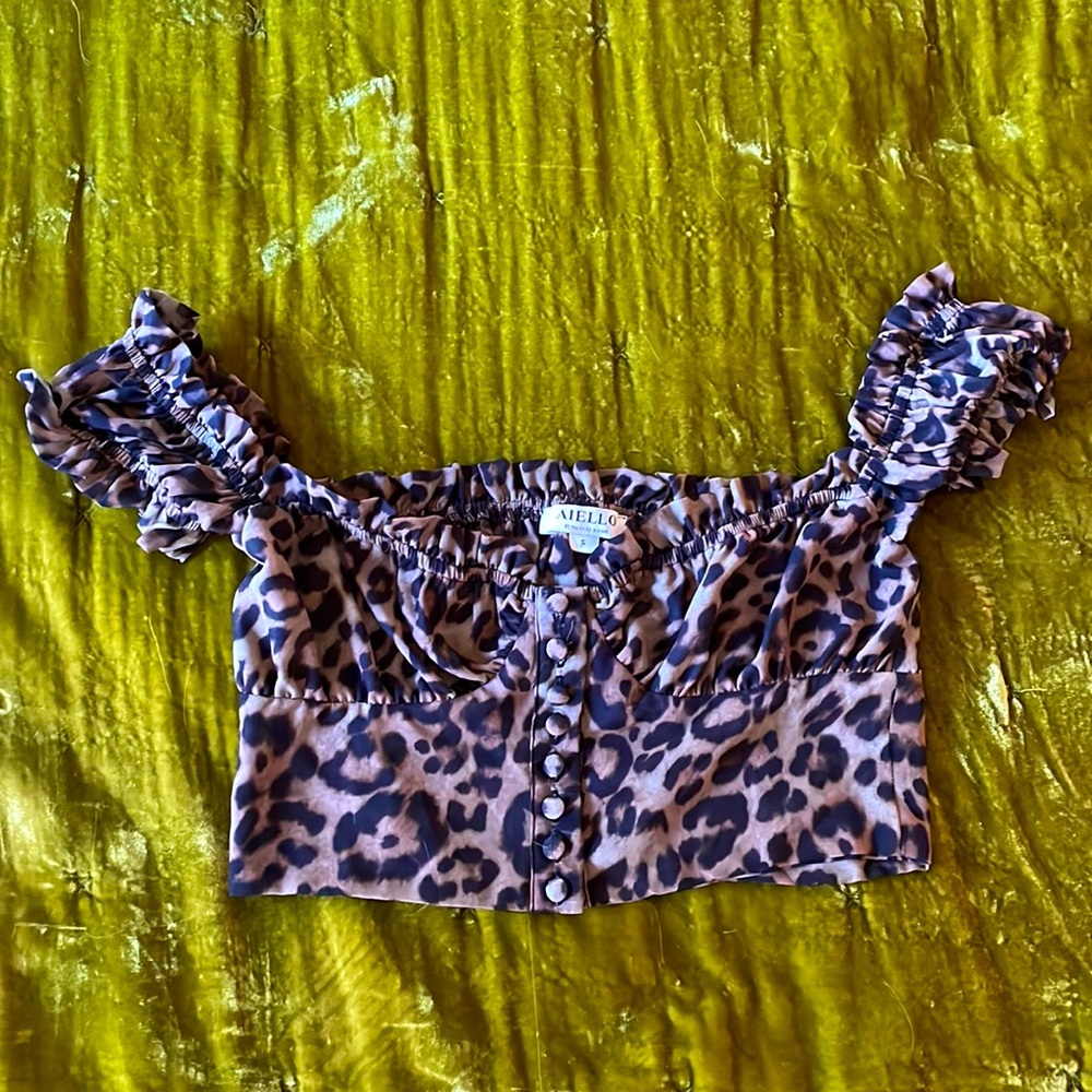 AIELLO Leopard Crop Top!